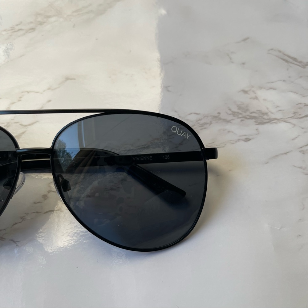 Quay Australia Vivienne Sunglasses Sunnies Black Oversized - Picture 3 of 9